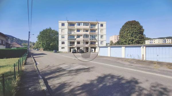Vente                                                      Appartement
                        
                     3 pièces                      78 m2                     à Baume-les-Dames
