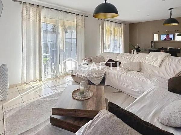 Une maison où l’on se sent bien, pensée pour la vie de famille – Roussillon!!