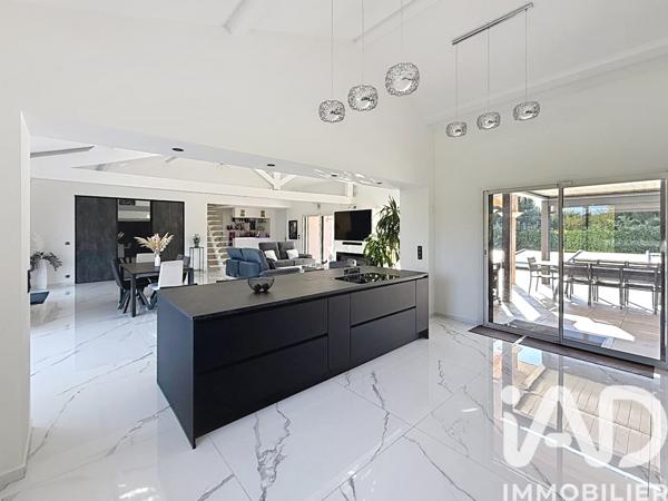 Maison à vendre 8 pièces 236 m² Balbigny