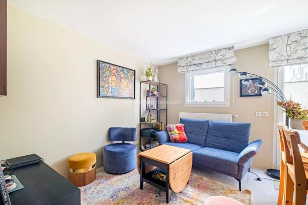 Vente                                                      Duplex
                        
                     5 pièces                      103 m2                     à Villeurbanne