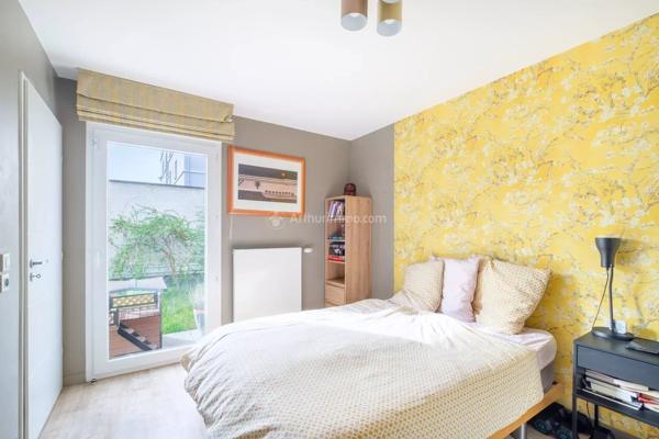 Vente                                                      Duplex
                        
                     5 pièces                      103 m2                     à Villeurbanne