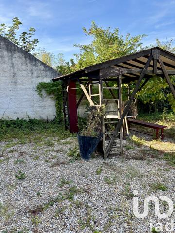 House for sale 12 rooms 245 m² Montholon