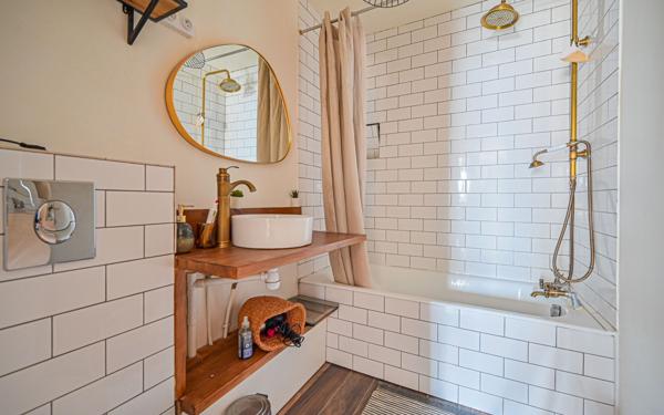 Appartement à vendre    2 pièces • 43,58 m2 Paris 18