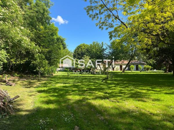 Maison en pierre avec moulin à eau, gîte indépendant, proche Barbezieux