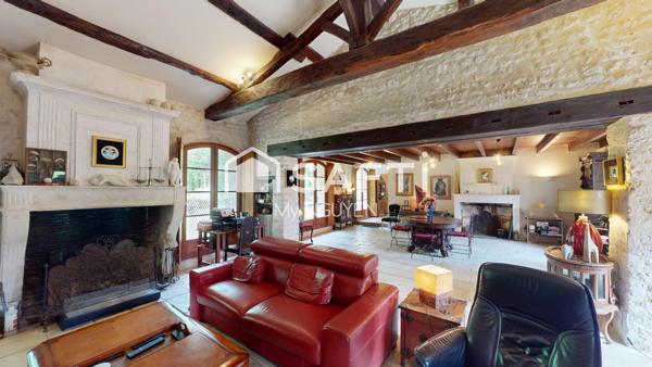 Maison en pierre avec moulin à eau, gîte indépendant, proche Barbezieux