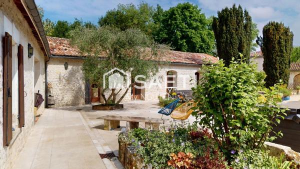 Maison en pierre avec moulin à eau, gîte indépendant, proche Barbezieux