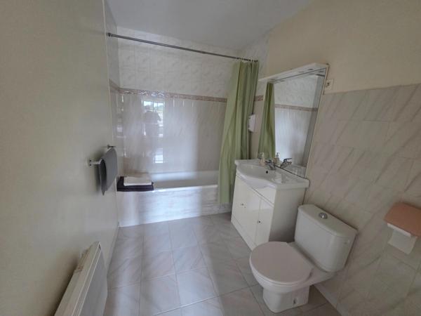 ALZON (30) À VENDRE – Fonds de commerce Hôtel – Restaurant – Bar