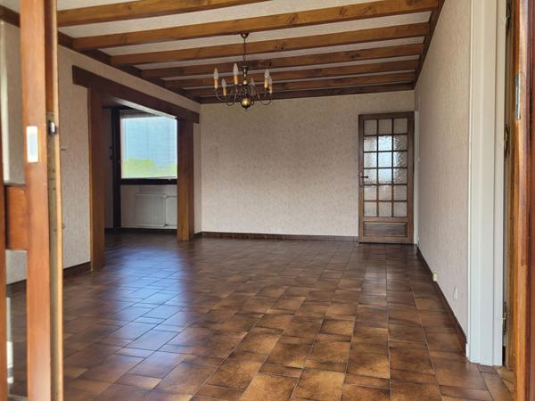 FAVERGES. APPARTEMENT 4 PIECES AVEC CAVE