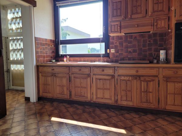 FAVERGES. APPARTEMENT 4 PIECES AVEC CAVE