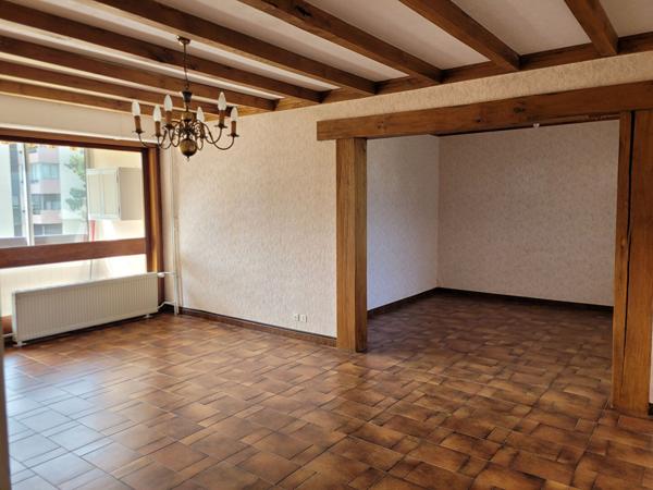 FAVERGES. APPARTEMENT 4 PIECES AVEC CAVE