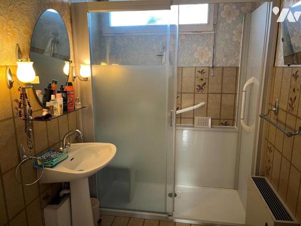 VENTE MAISON Type V PLEIN PIEDS JUMELEE PAR LE GARAGE