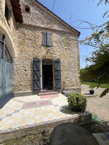 PLAISANCE DU GERS 10 min: ELEGANTE MAISON DE CARACTERE, restaurée par architecte, 320m2, 4700m2 en partie clos