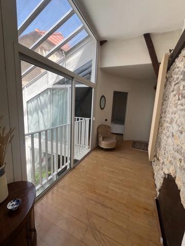 PLAISANCE DU GERS 10 min: ELEGANTE MAISON DE CARACTERE, restaurée par architecte, 320m2, 4700m2 en partie clos