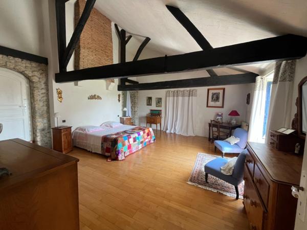 PLAISANCE DU GERS 10 min: ELEGANTE MAISON DE CARACTERE, restaurée par architecte, 320m2, 4700m2 en partie clos