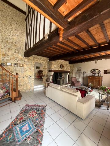 PLAISANCE DU GERS 10 min: ELEGANTE MAISON DE CARACTERE, restaurée par architecte, 320m2, 4700m2 en partie clos