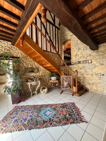 PLAISANCE DU GERS 10 min: ELEGANTE MAISON DE CARACTERE, restaurée par architecte, 320m2, 4700m2 en partie clos