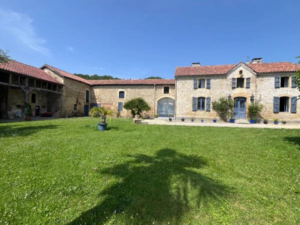 PLAISANCE DU GERS 10 min: ELEGANTE MAISON DE CARACTERE, restaurée par architecte, 320m2, 4700m2 en partie clos