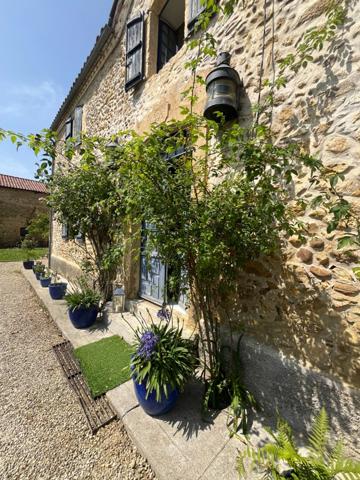 PLAISANCE DU GERS 10 min: ELEGANTE MAISON DE CARACTERE, restaurée par architecte, 320m2, 4700m2 en partie clos