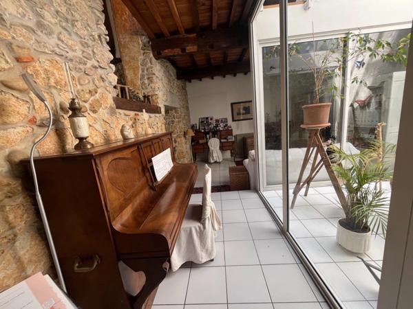 PLAISANCE DU GERS 10 min: ELEGANTE MAISON DE CARACTERE, restaurée par architecte, 320m2, 4700m2 en partie clos