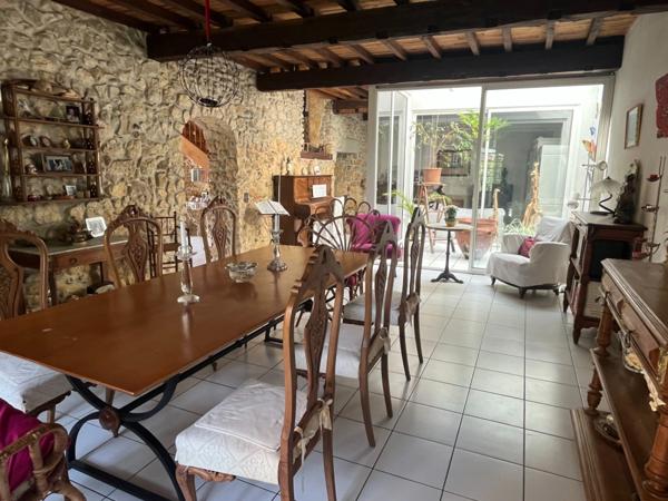 PLAISANCE DU GERS 10 min: ELEGANTE MAISON DE CARACTERE, restaurée par architecte, 320m2, 4700m2 en partie clos