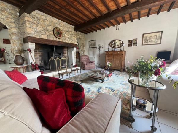 PLAISANCE DU GERS 10 min: ELEGANTE MAISON DE CARACTERE, restaurée par architecte, 320m2, 4700m2 en partie clos