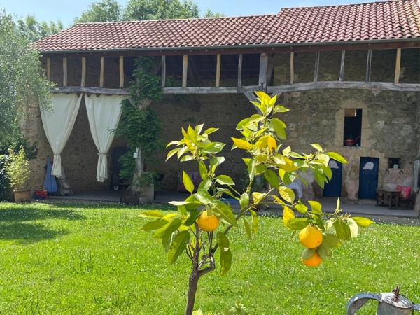 PLAISANCE DU GERS 10 min: ELEGANTE MAISON DE CARACTERE, restaurée par architecte, 320m2, 4700m2 en partie clos