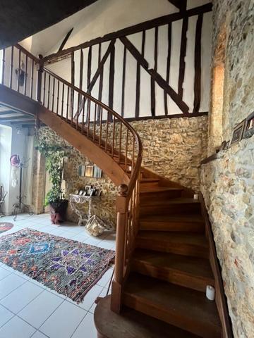 PLAISANCE DU GERS 10 min: ELEGANTE MAISON DE CARACTERE, restaurée par architecte, 320m2, 4700m2 en partie clos