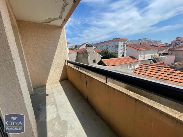 Appartement à louer 1 pièce 27.02m² Pau (64000)