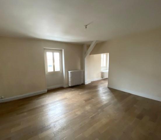 Appartement
                                                                                                                                                                                                                                                                                                                        5 pièce(s)                                                                                                                                                                                                          3 chambre(s)                                                                                                                                                                                                          121  m²