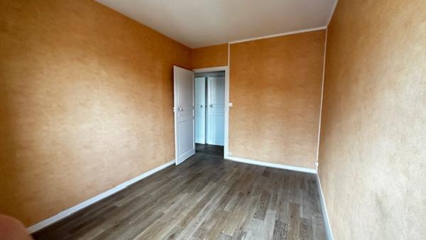 Appartement
                                                                                                                                                                                                                                                                                                                        5 pièce(s)                                                                                                                                                                                                          3 chambre(s)                                                                                                                                                                                                          121  m²