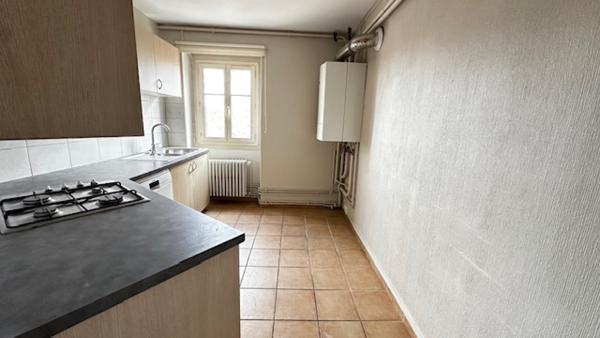 Appartement
                                                                                                                                                                                                                                                                                                                        5 pièce(s)                                                                                                                                                                                                          3 chambre(s)                                                                                                                                                                                                          121  m²