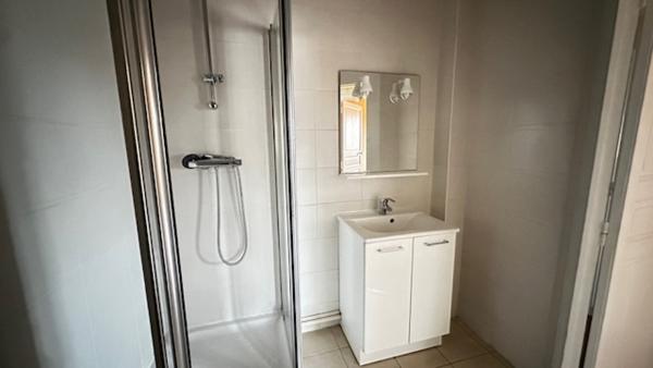 Appartement
                                                                                                                                                                                                                                                                                                                        5 pièce(s)                                                                                                                                                                                                          3 chambre(s)                                                                                                                                                                                                          121  m²