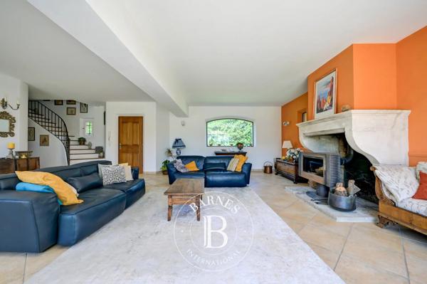 Meyrargues, Maison 4 Chambres -  224 m² à vendre