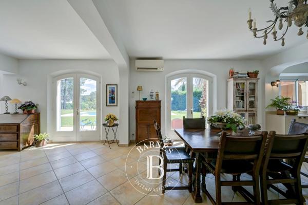 Meyrargues, Maison 4 Chambres -  224 m² à vendre