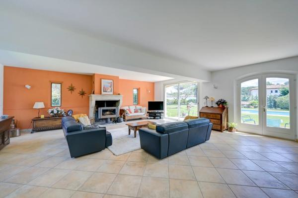 Meyrargues, Maison 4 Chambres -  224 m² à vendre