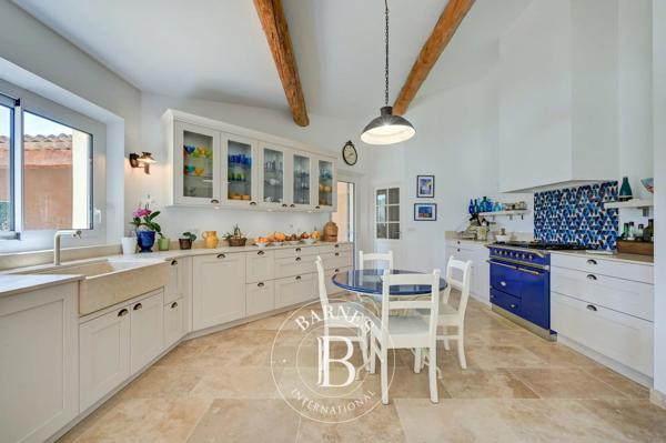 Meyrargues, Maison 4 Chambres -  224 m² à vendre