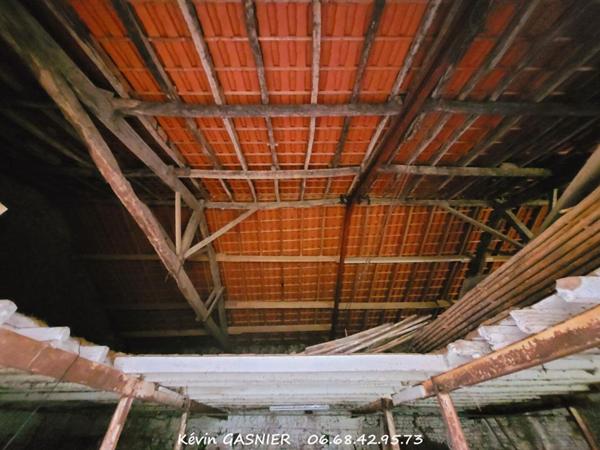 LES PINS (16260) : Maison de 64m2 avec grange et dépendances