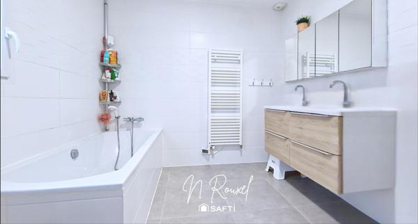 Contemporaine de 141m2, 4 chambres, parcelle 475m2