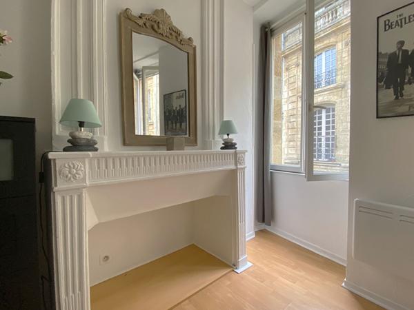 BORDEAUX SAINT PAUL - T1bis lumineux