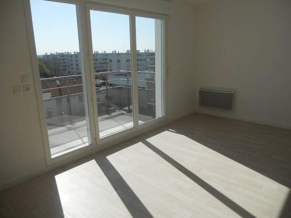 Appartement 2 pièces                                        - 44100 Nantes - Croix Bonneau-Bourderies Réf : 11950