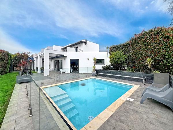 VILLA CONTEMPORAINE AVEC PISCINE, VILLENEUVE DE LA RAHO