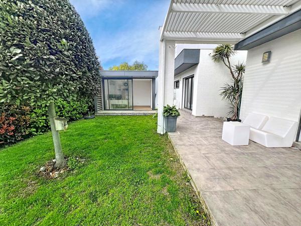 VILLA CONTEMPORAINE AVEC PISCINE, VILLENEUVE DE LA RAHO