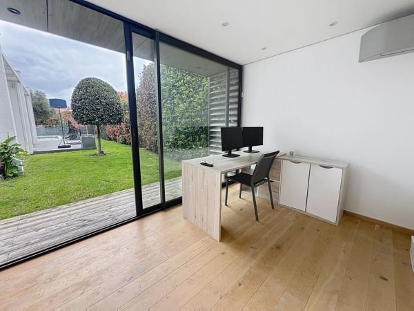 VILLA CONTEMPORAINE AVEC PISCINE, VILLENEUVE DE LA RAHO