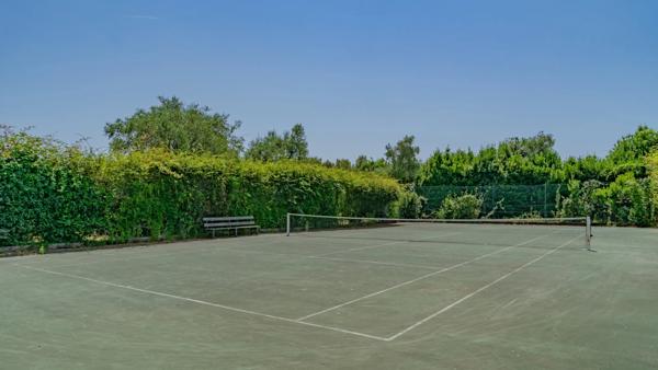 Une propriété d’exception au cœur d’un parc paysager avec vue mer
