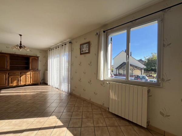 Vente                                                      Maison
                        
                     3 pièces                      87 m2                     à Imphy