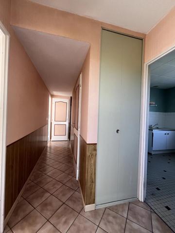 Vente                                                      Maison
                        
                     3 pièces                      87 m2                     à Imphy