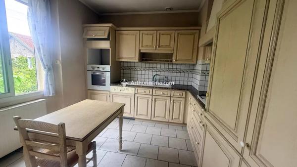 Vente                                                      Maison
                        
                     6 pièces                      93 m2                     à Millau