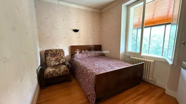 Vente                                                      Maison
                        
                     6 pièces                      93 m2                     à Millau