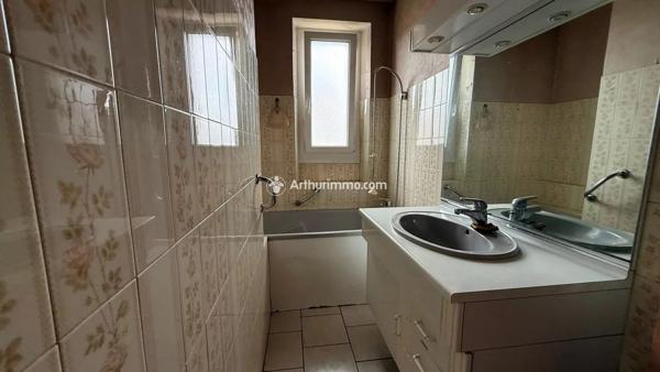Vente                                                      Maison
                        
                     6 pièces                      93 m2                     à Millau