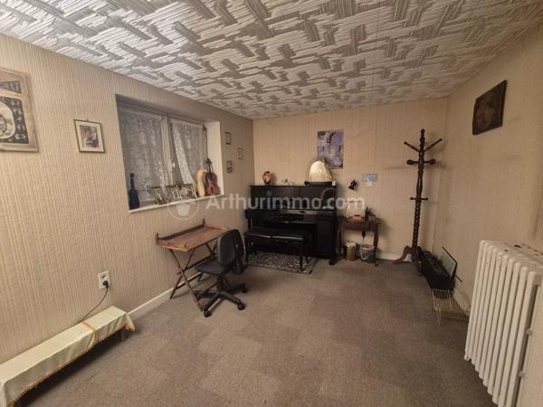 Vente                                                      Maison de ville
                        
                     14 pièces                      163 m2                     à Clermont-Ferrand
